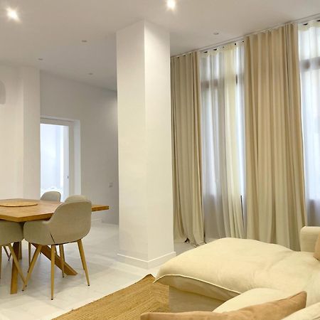 Piso Con Patio, 3 Habitaciones, En La Goleta マラガ エクステリア 写真