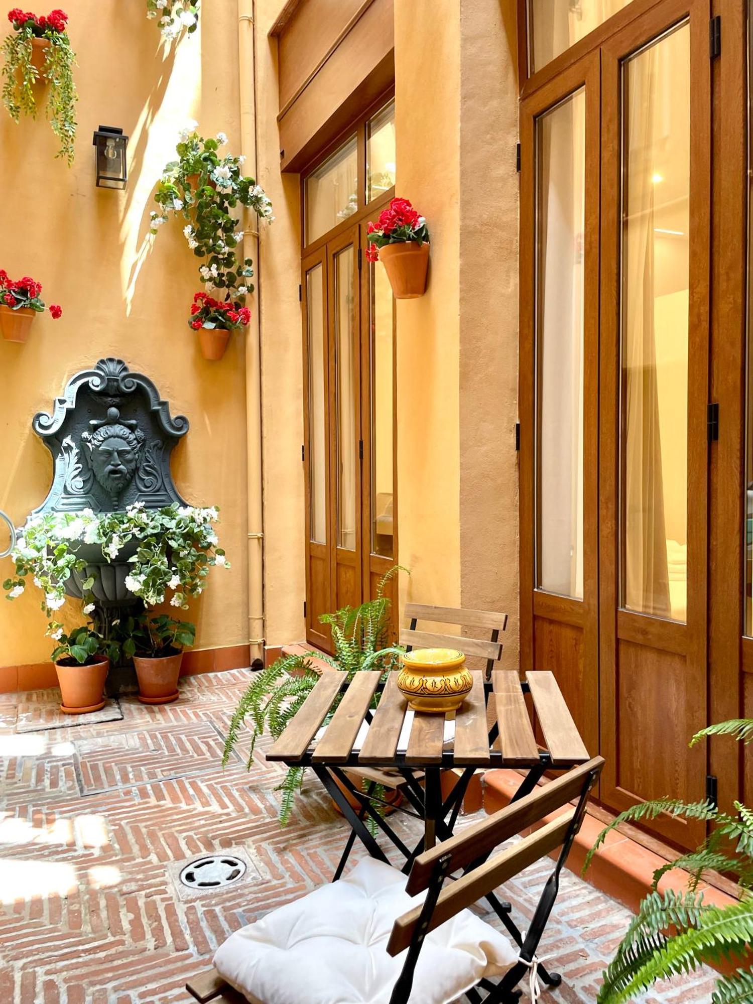 Piso Con Patio, 3 Habitaciones, En La Goleta マラガ エクステリア 写真
